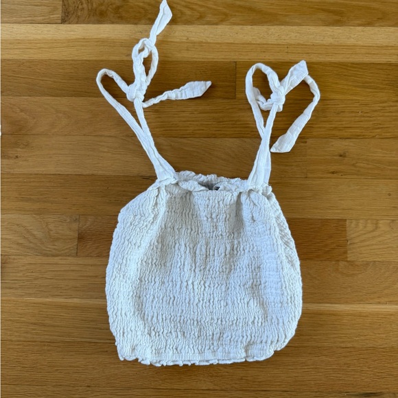 Abercrombie & Fitch Women's white top size small - Picture 2 of 4